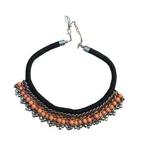 NWOT Trendy Fashion Necklace